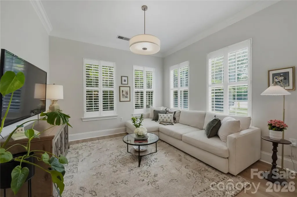 2946 Selwyn Avenue Charlotte NC 28209