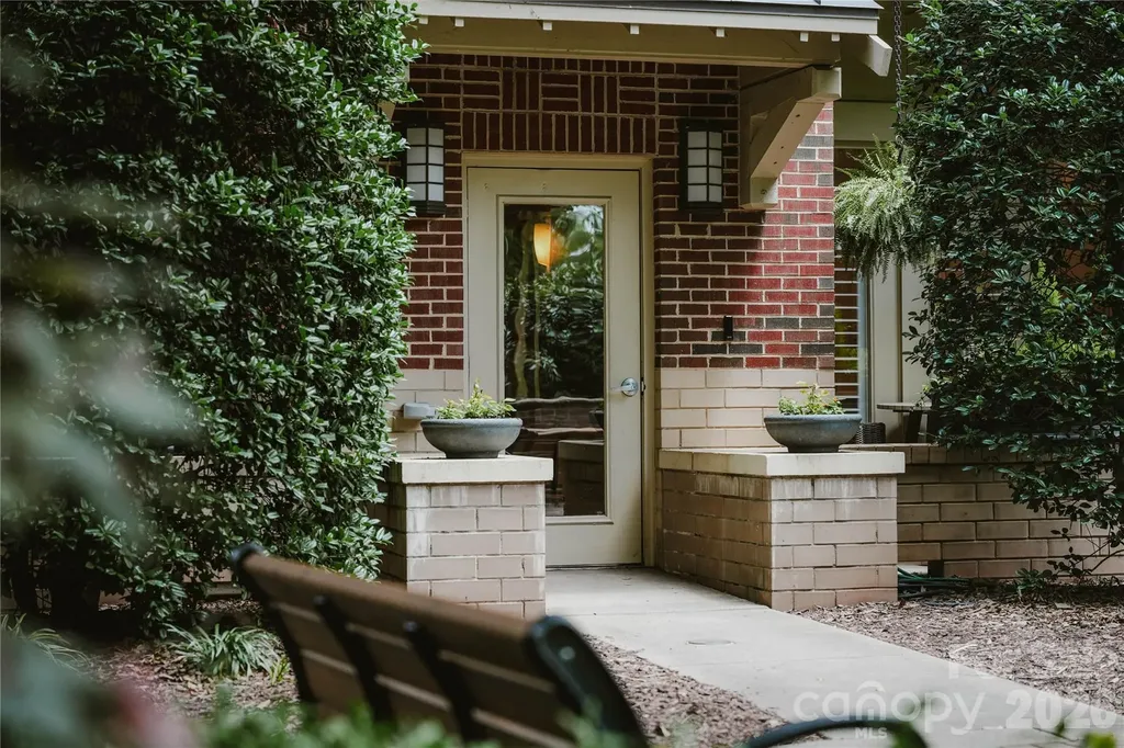 2946 Selwyn Avenue Charlotte NC 28209