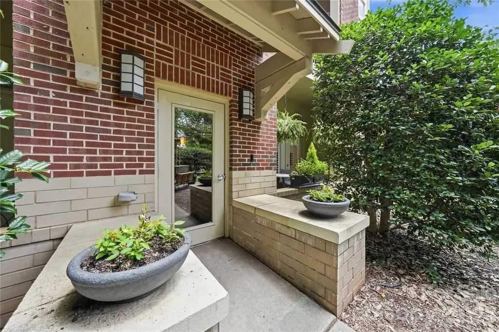 2946 Selwyn Avenue Charlotte NC 28209