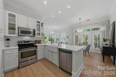2946 Selwyn Avenue Charlotte NC 28209