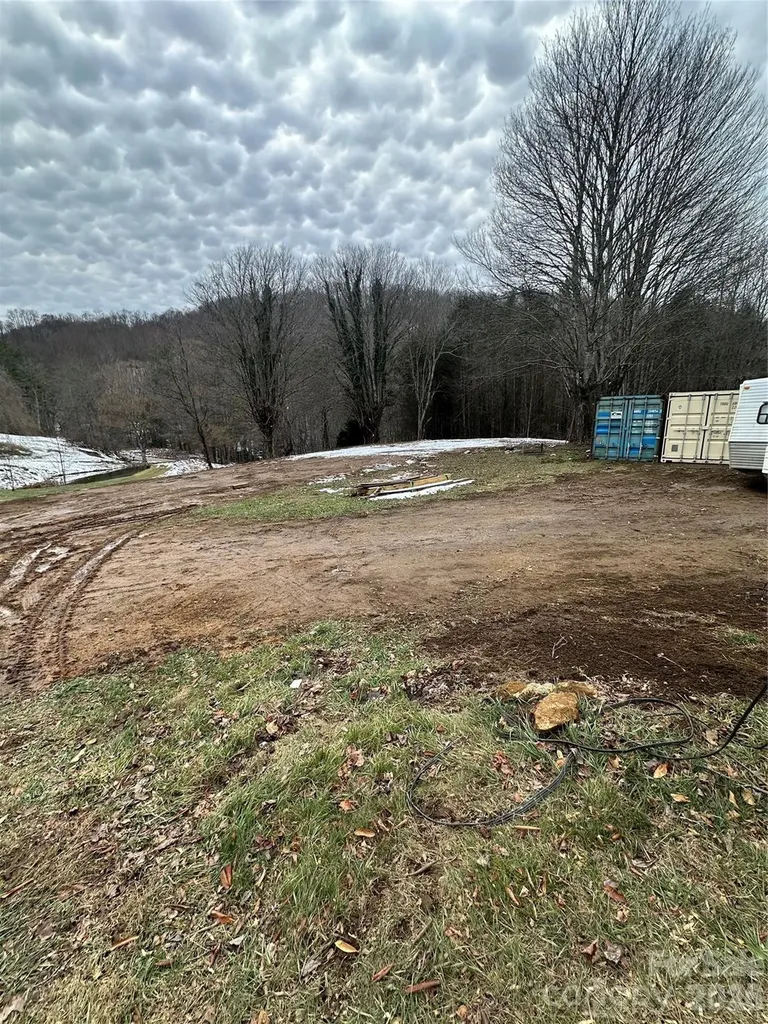 45 Windy Hollow Lane Newland NC 28657