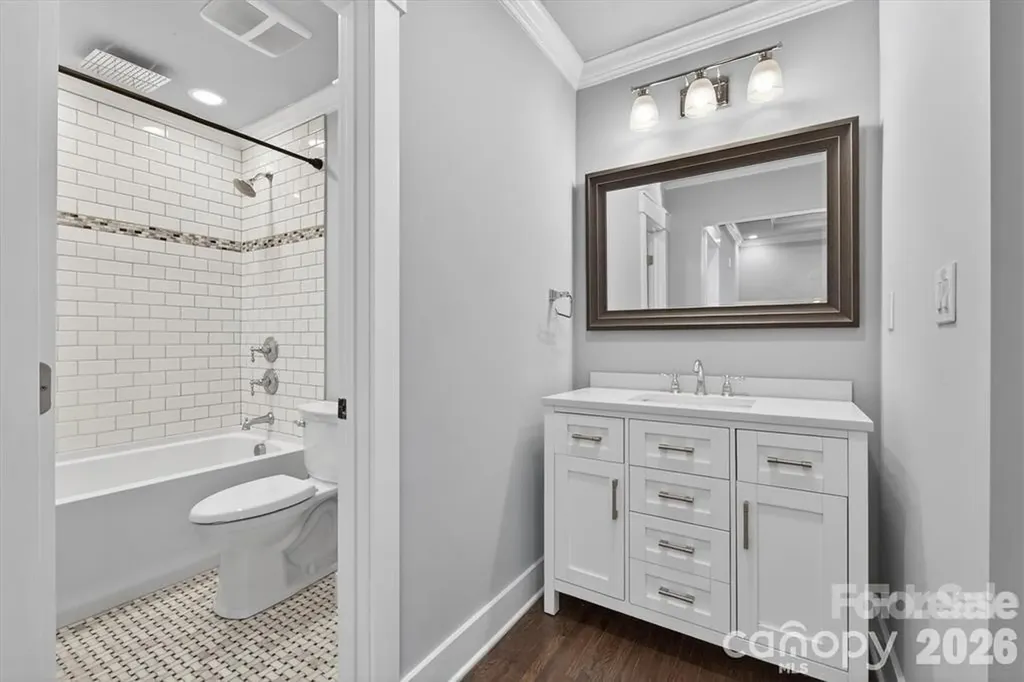 307 E Peterson Drive Charlotte NC 28203