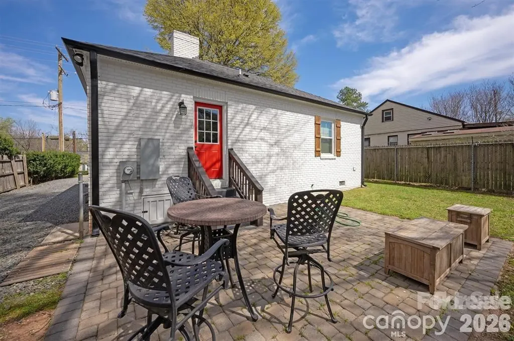 307 E Peterson Drive Charlotte NC 28203