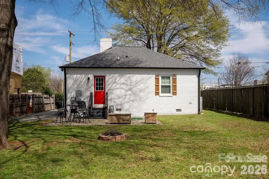 307 E Peterson Drive Charlotte NC 28203
