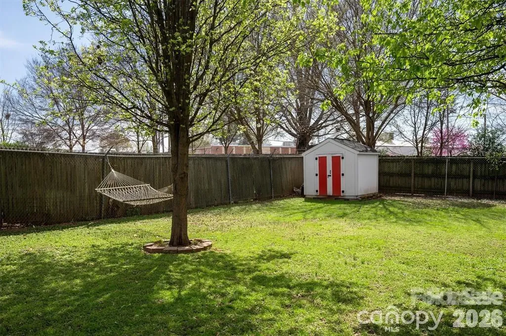 307 E Peterson Drive Charlotte NC 28203