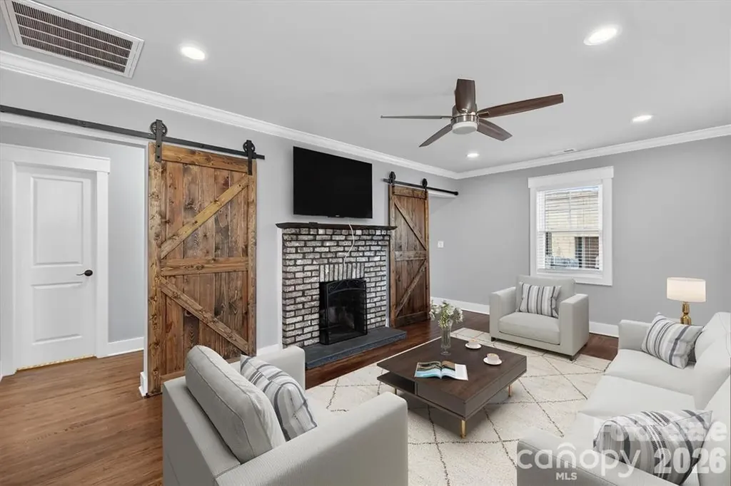 307 E Peterson Drive Charlotte NC 28203