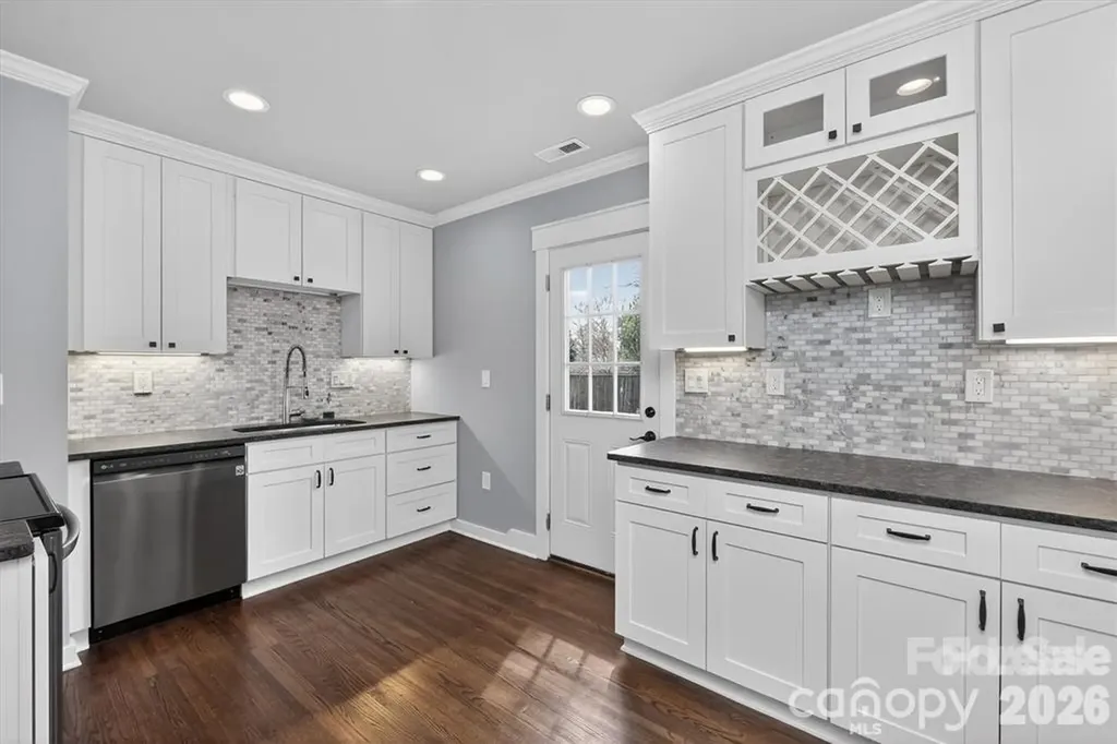 307 E Peterson Drive Charlotte NC 28203