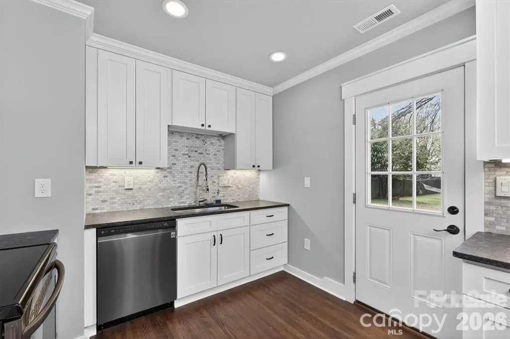 307 E Peterson Drive Charlotte NC 28203