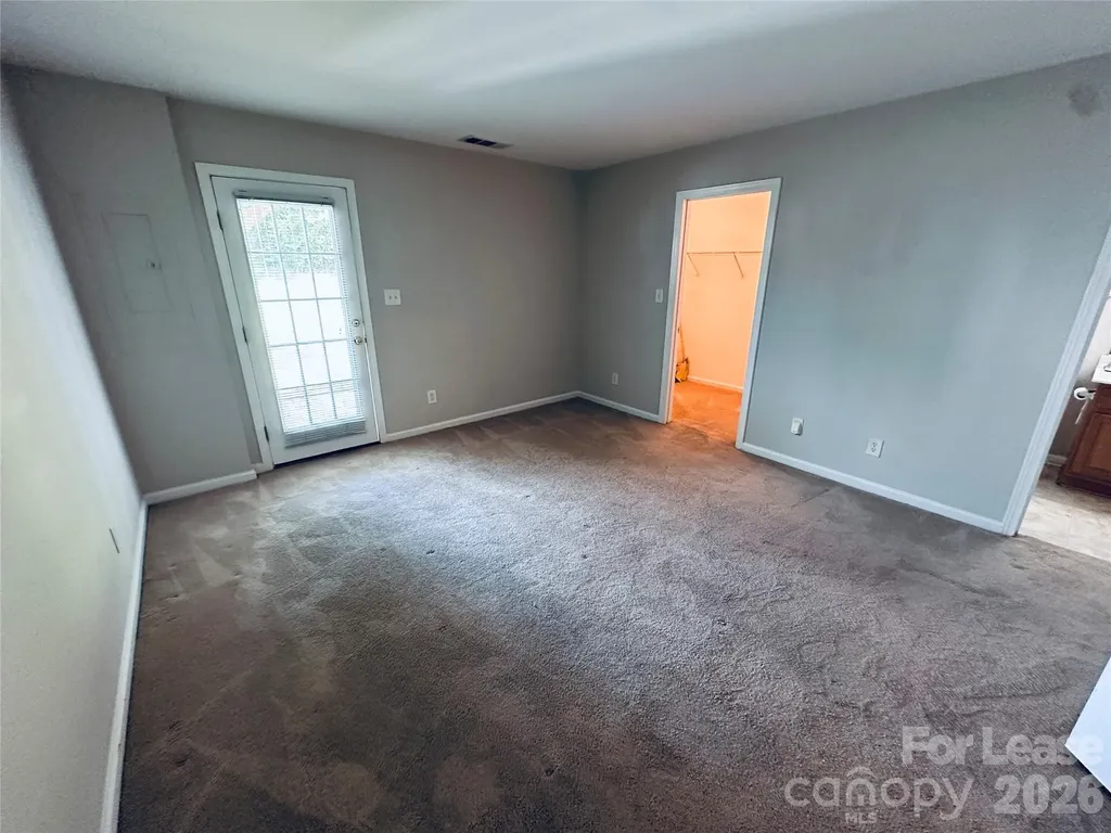 940 Tiger Lane Charlotte NC 28262