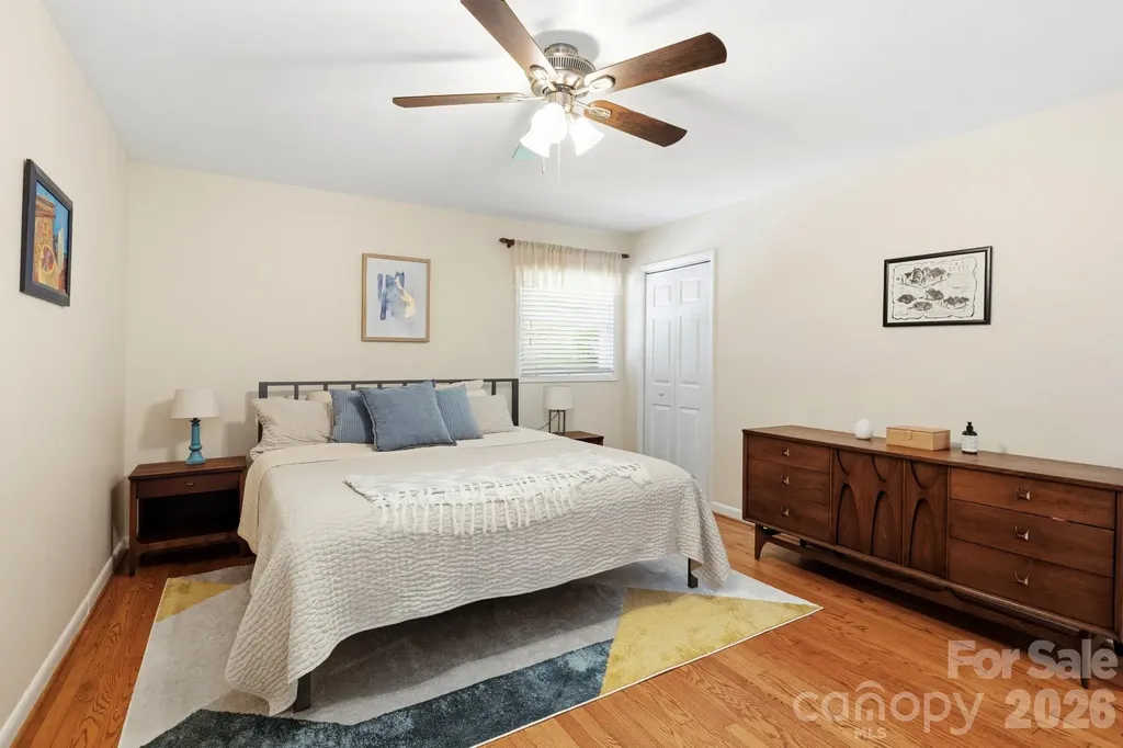 7 Woodbury Road Asheville NC 28804