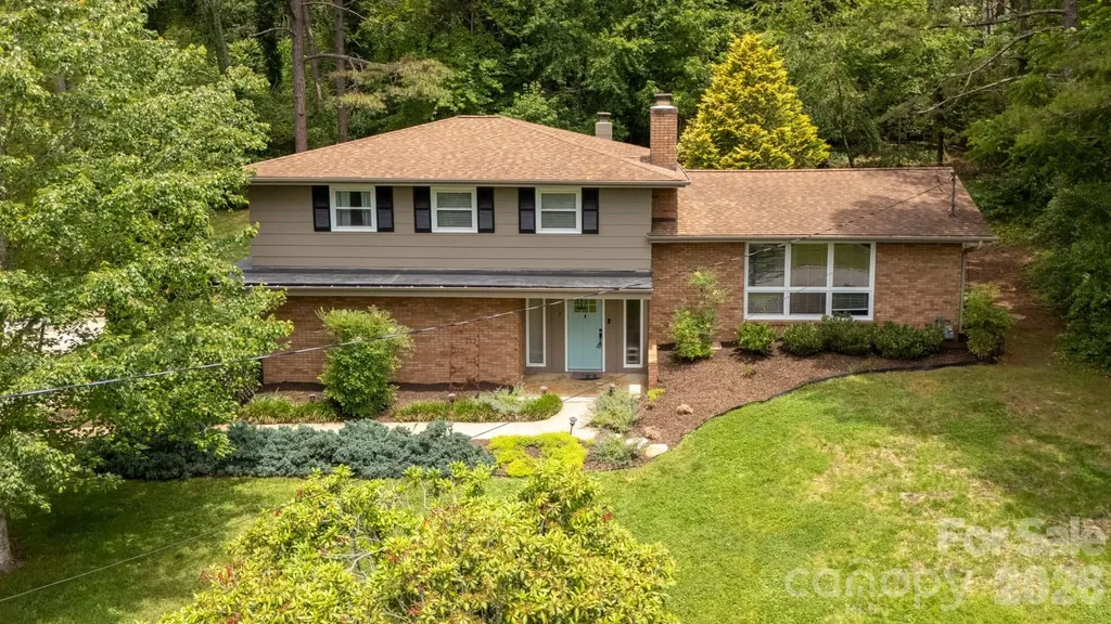 7 Woodbury Road Asheville NC 28804