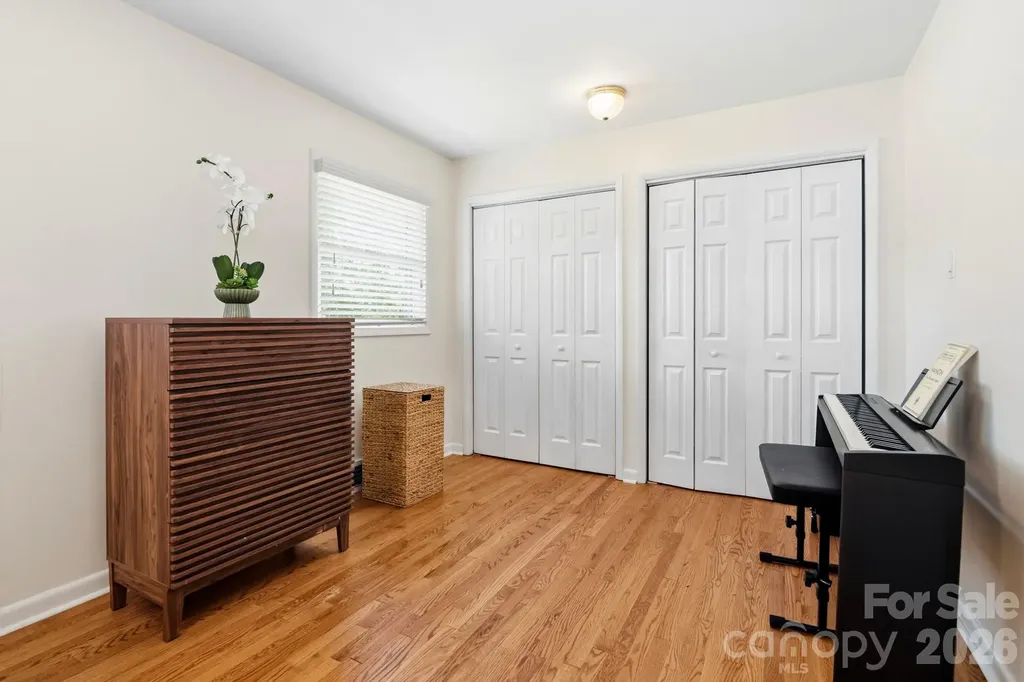 7 Woodbury Road Asheville NC 28804