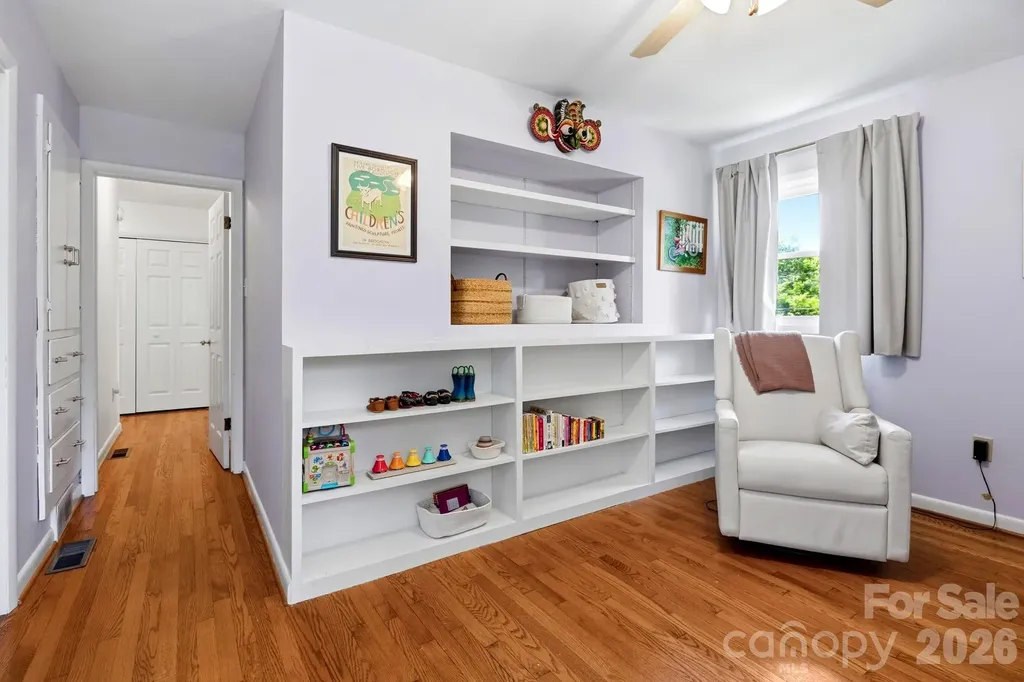 7 Woodbury Road Asheville NC 28804