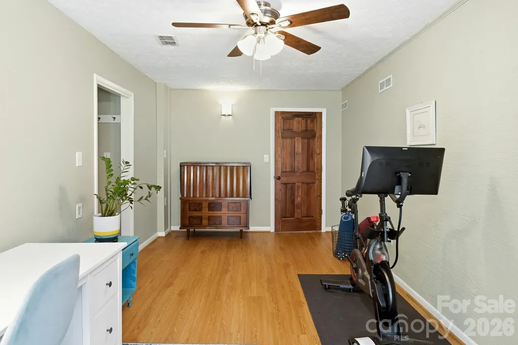 7 Woodbury Road Asheville NC 28804