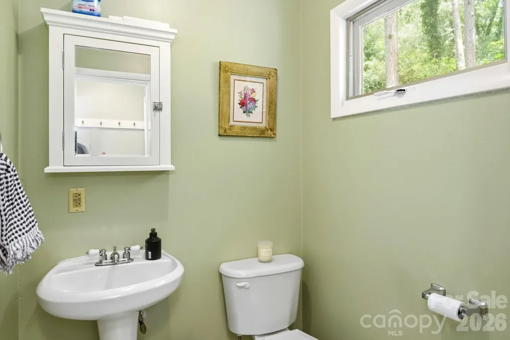 7 Woodbury Road Asheville NC 28804