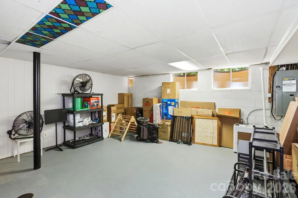 7 Woodbury Road Asheville NC 28804