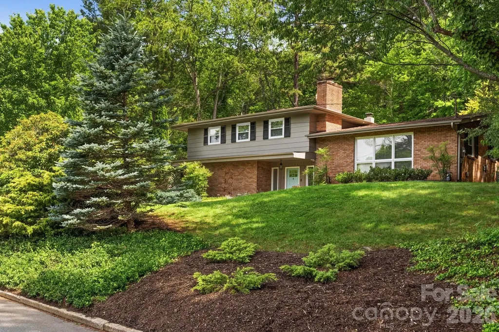 7 Woodbury Road Asheville NC 28804