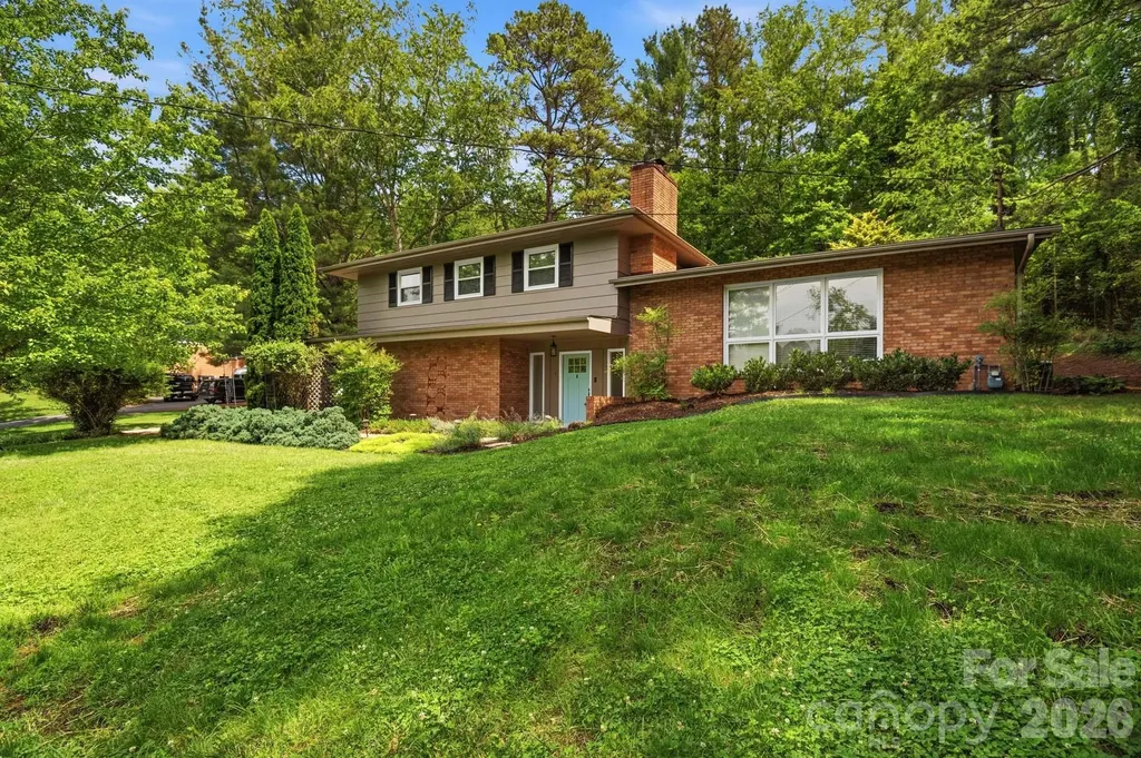 7 Woodbury Road Asheville NC 28804
