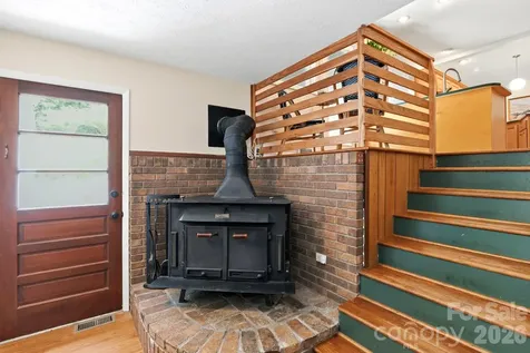 7 Woodbury Road Asheville NC 28804