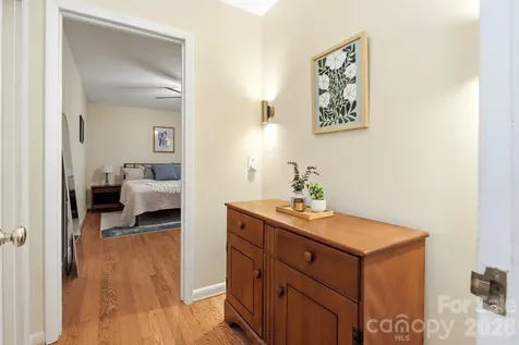 7 Woodbury Road Asheville NC 28804