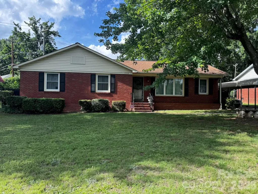 1729 Northbrook Drive Charlotte NC 28216