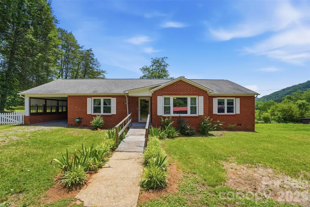 8785 Sugar Hill Road Marion NC 28752