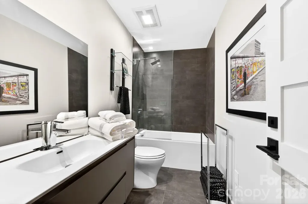 48 Woodvale Avenue Asheville NC 28804
