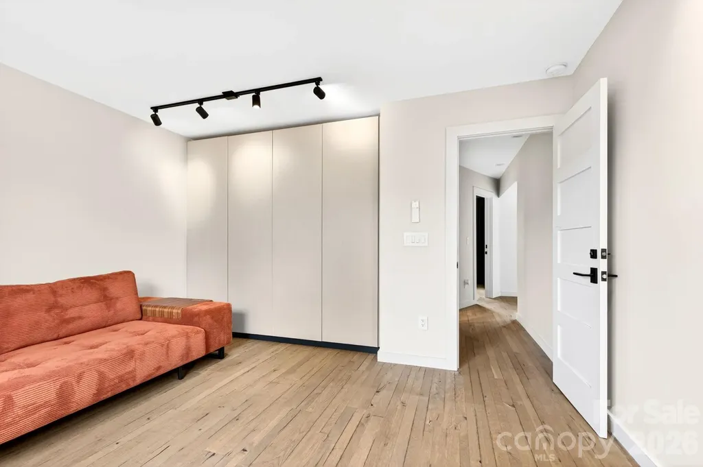 48 Woodvale Avenue Asheville NC 28804