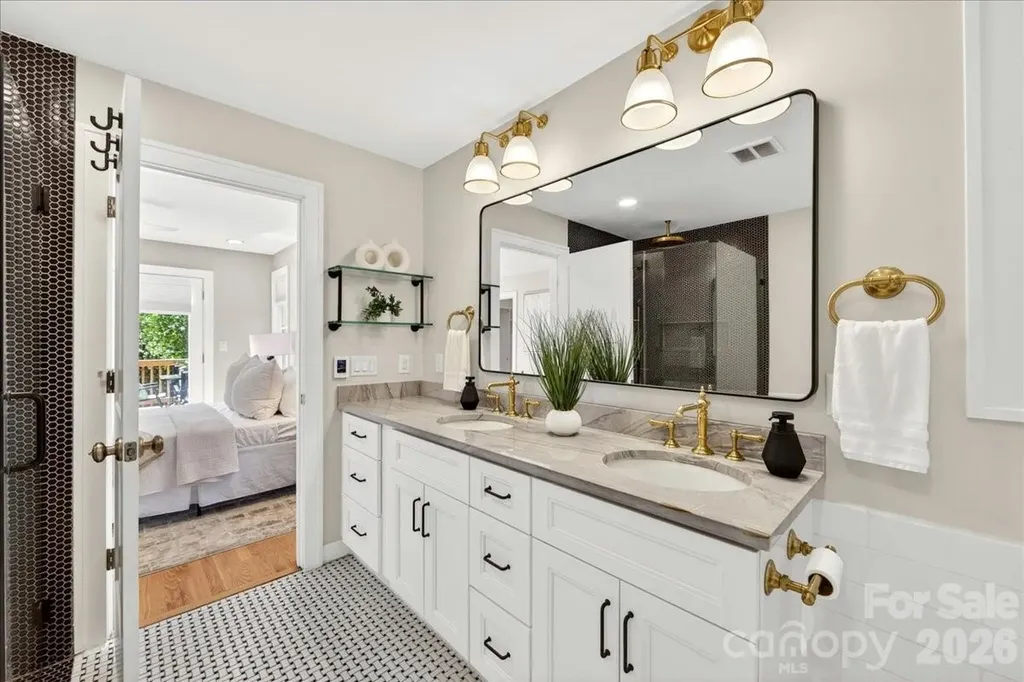 1204 Meadow Lane Charlotte NC 28205