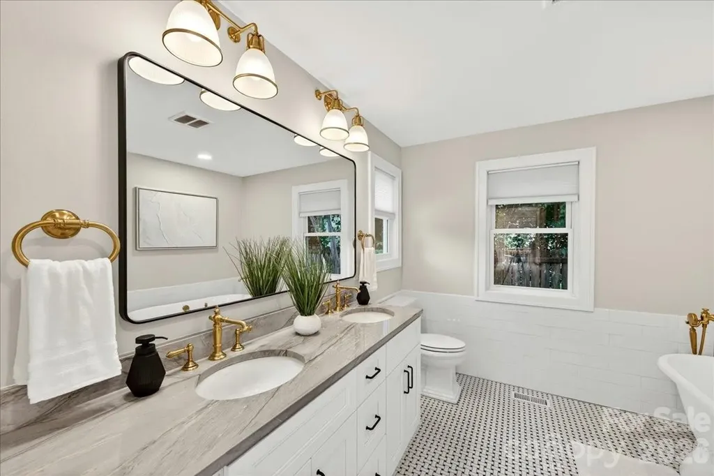 1204 Meadow Lane Charlotte NC 28205