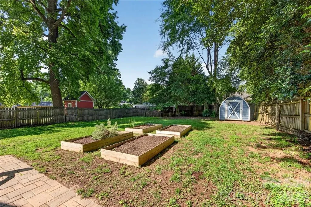 1204 Meadow Lane Charlotte NC 28205