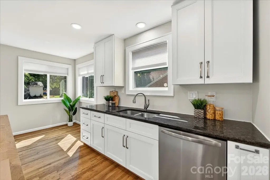 1204 Meadow Lane Charlotte NC 28205
