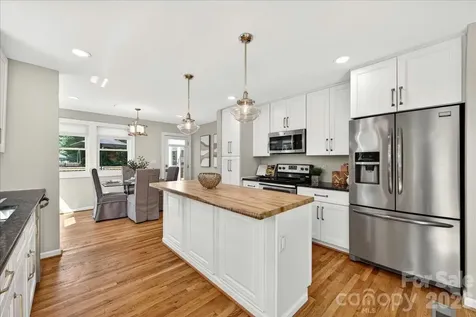 1204 Meadow Lane Charlotte NC 28205