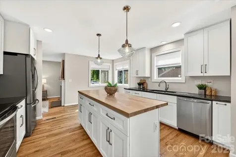 1204 Meadow Lane Charlotte NC 28205