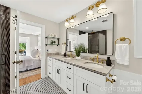1204 Meadow Lane Charlotte NC 28205