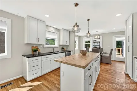 1204 Meadow Lane Charlotte NC 28205