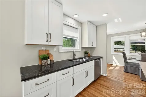 1204 Meadow Lane Charlotte NC 28205