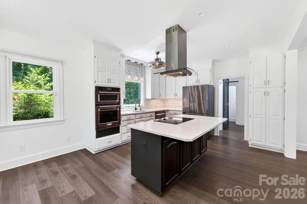 9131 N Pine Hill Lane Charlotte NC 28215
