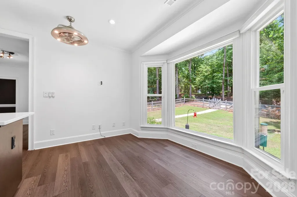 9131 N Pine Hill Lane Charlotte NC 28215
