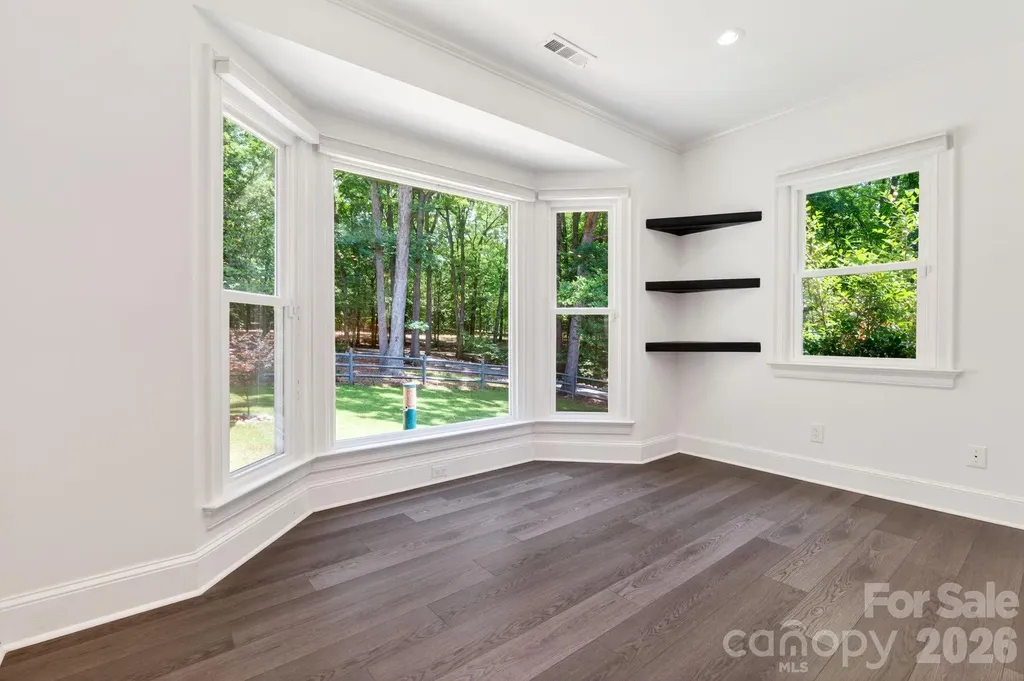 9131 N Pine Hill Lane Charlotte NC 28215