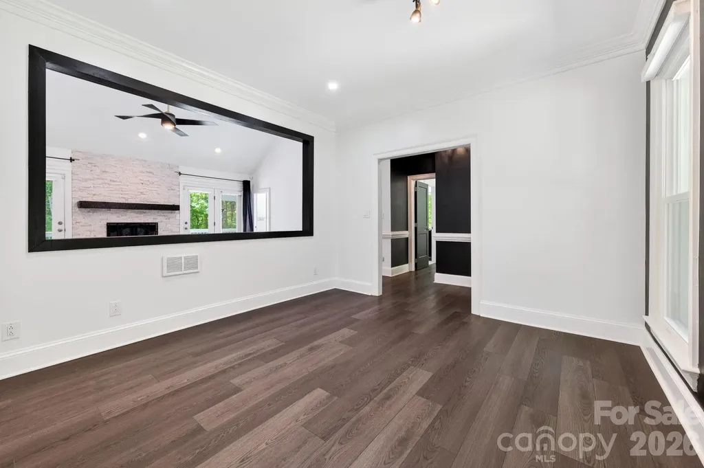 9131 N Pine Hill Lane Charlotte NC 28215