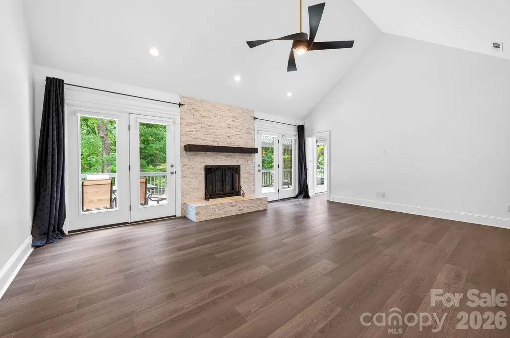 9131 N Pine Hill Lane Charlotte NC 28215