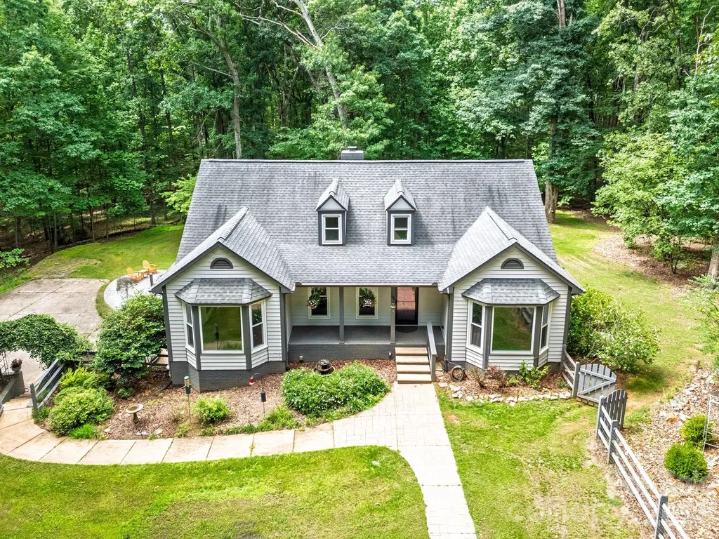 9131 N Pine Hill Lane Charlotte NC 28215