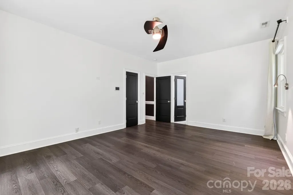 9131 N Pine Hill Lane Charlotte NC 28215