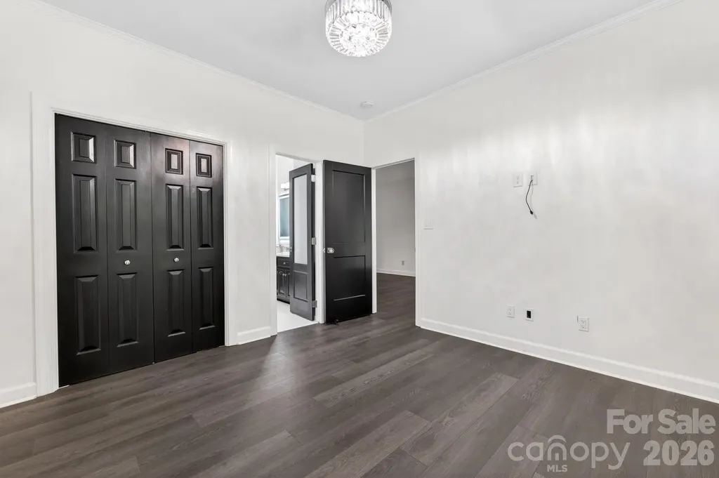 9131 N Pine Hill Lane Charlotte NC 28215