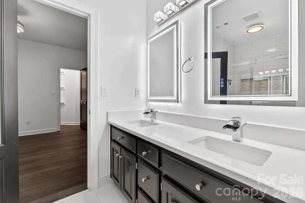 9131 N Pine Hill Lane Charlotte NC 28215