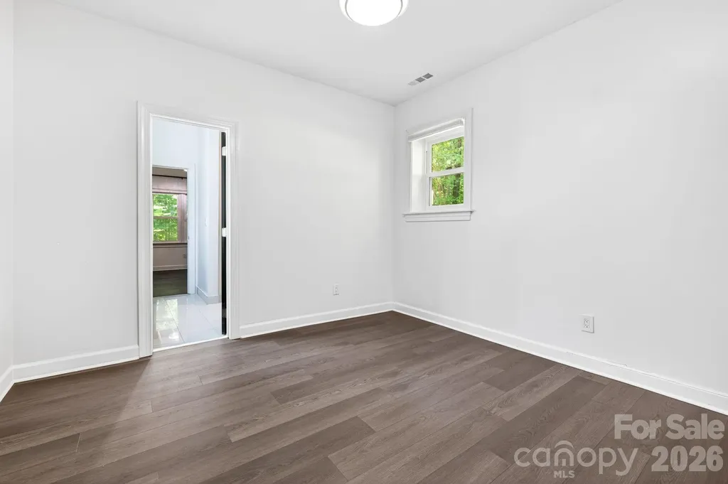 9131 N Pine Hill Lane Charlotte NC 28215