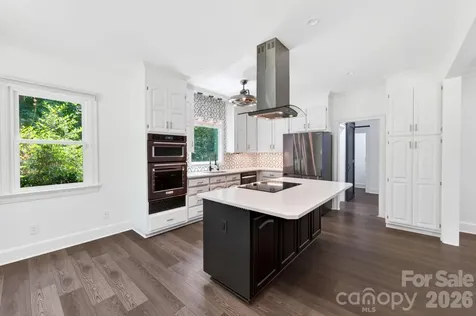 9131 N Pine Hill Lane Charlotte NC 28215