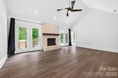 9131 N Pine Hill Lane Charlotte NC 28215