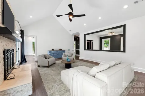 9131 N Pine Hill Lane Charlotte NC 28215